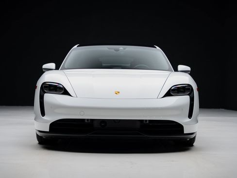 Used 2023 Porsche Taycan w/ Premium Package image 7