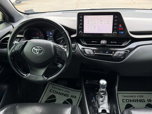 Used 2019 Toyota C-HR Limited image 21