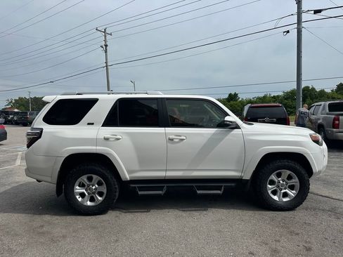 Used 2018 Toyota 4Runner SR5 Premium AWD/4WD image 8