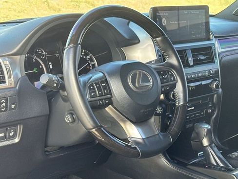 Used 2023 Lexus GX 460 Premium image 32