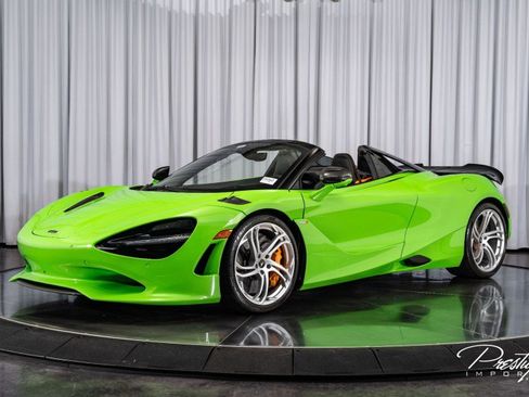 Used 2025 McLaren 750S Spider image 16