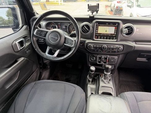 Used 2021 Jeep Wrangler Unlimited Sahara AWD/4WD image 19
