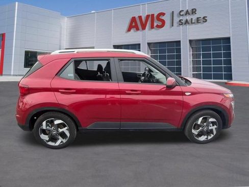 Used 2025 Hyundai Venue SEL FWD image 5