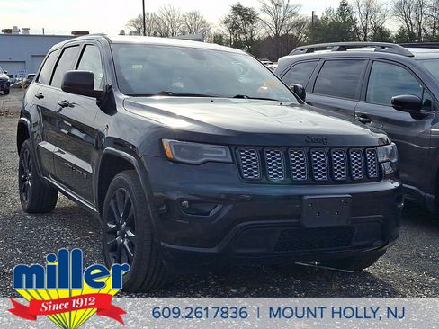 Used 2020 Jeep Grand Cherokee Altitude image 1