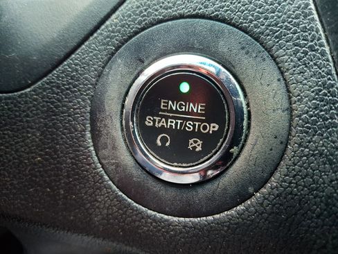 Used 2017 Ford Explorer XLT image 23