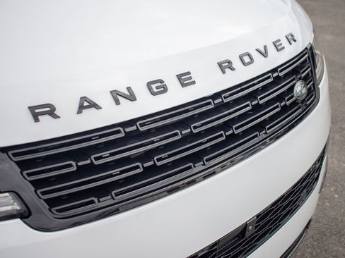 New 2026 Land Rover Range Rover Sport SE AWD/4WD image 15