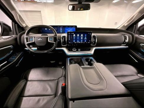 Used 2025 Ford Expedition Max Platinum w/ Driver's Package AWD/4WD image 19