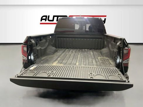Used 2024 Nissan Titan PRO-4X w/ Pro-4x Convenience Package AWD/4WD image 28