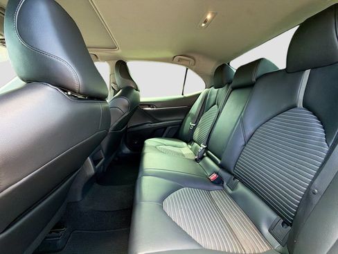 Used 2020 Toyota Camry SE FWD image 15