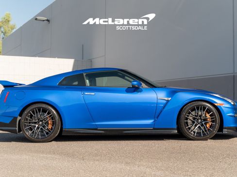 Used 2024 Nissan GT-R w/ Floor Mat Package AWD/4WD image 8