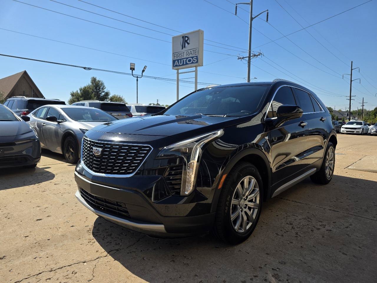 Used 2020 Cadillac XT4 Premium Luxury w/ Cold Weather Package AWD/4WD image 3