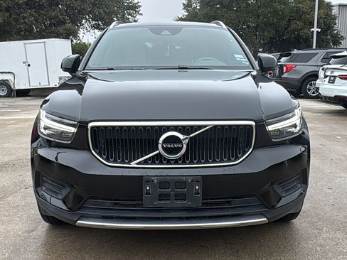Used 2020 Volvo XC40 T5 Momentum w/ Protection Package Premier image 2