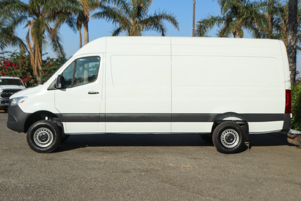 Used 2023 Mercedes-Benz Sprinter 2500 w/ Acoustic Package image 5