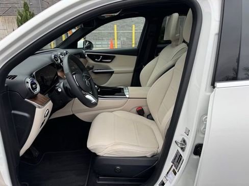 Used 2026 Mercedes-Benz GLC 300 4MATIC image 11