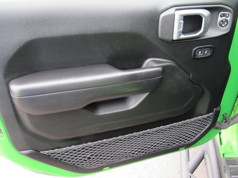 Used 2020 Jeep Wrangler Sport AWD/4WD image 11