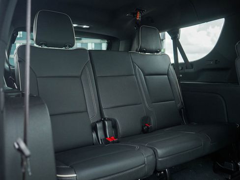 New 2026 GMC Yukon XL Elevation w/ LPO, Elevation Black Package AWD/4WD image 14