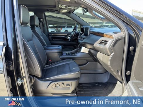 Used 2022 Chevrolet Suburban Premier AWD/4WD image 19