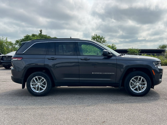Used 2025 Jeep Grand Cherokee Laredo X w/ Luxury Tech Group I AWD/4WD image 45