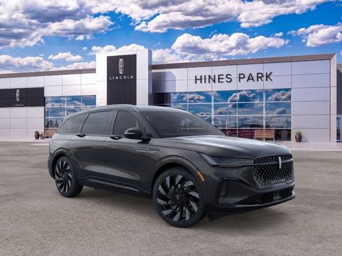 New 2026 Lincoln Nautilus Reserve w/ Jet Appearance Package AWD/4WD image 7