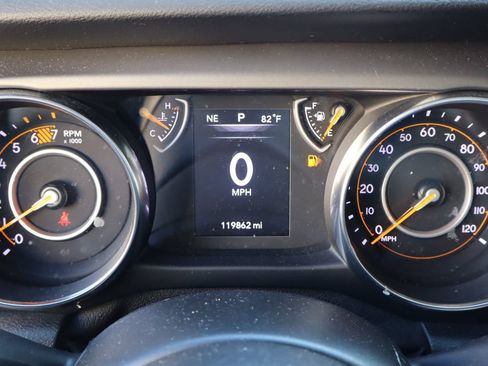 Used 2018 Jeep Wrangler Unlimited Sport AWD/4WD image 9