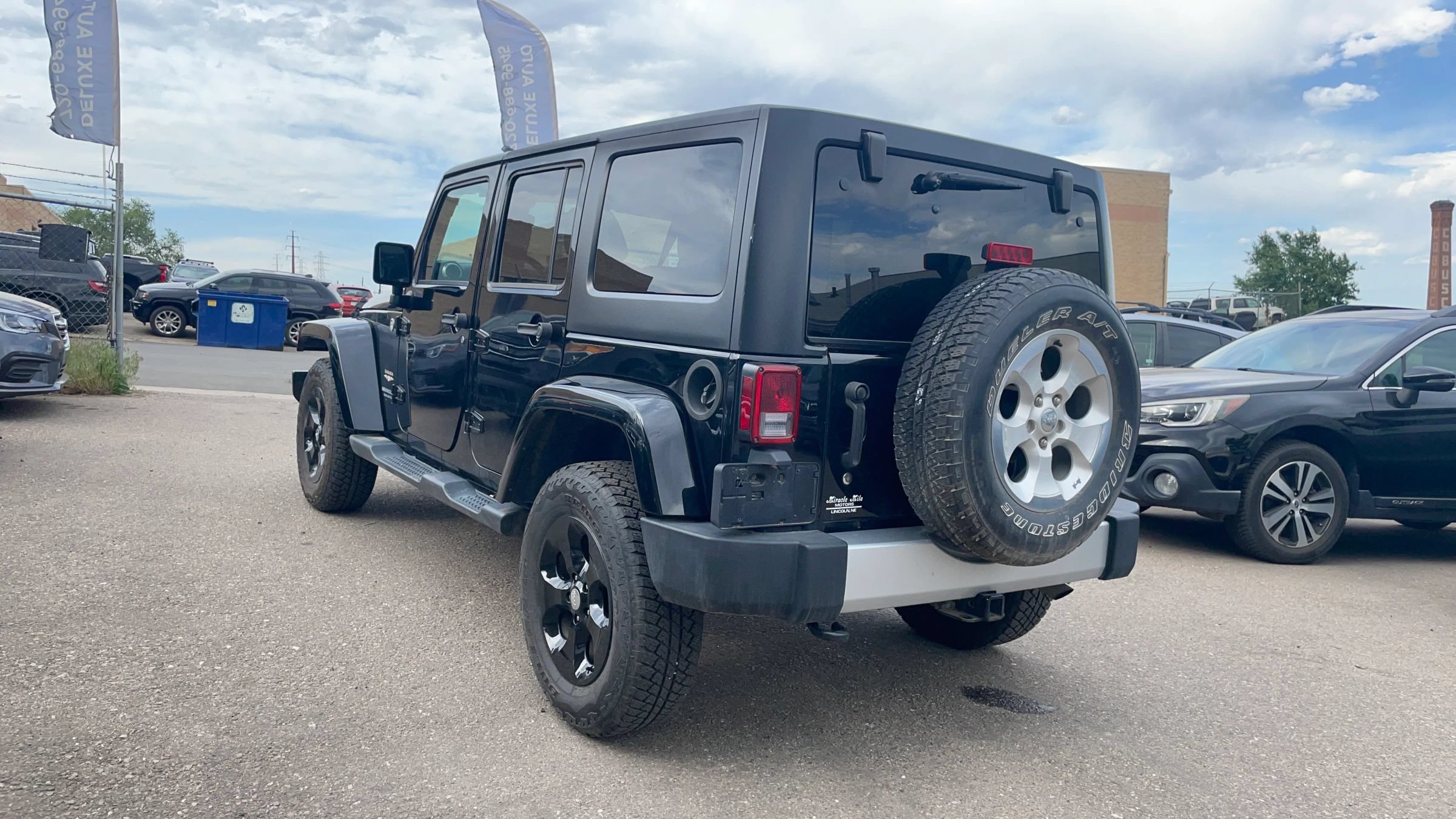 Used 2015 Jeep Wrangler Unlimited Sahara w/ Connectivity Group AWD/4WD image 4