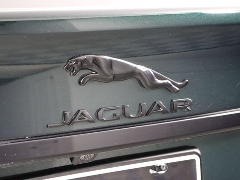 Used 2023 Jaguar XF SE RWD image 20