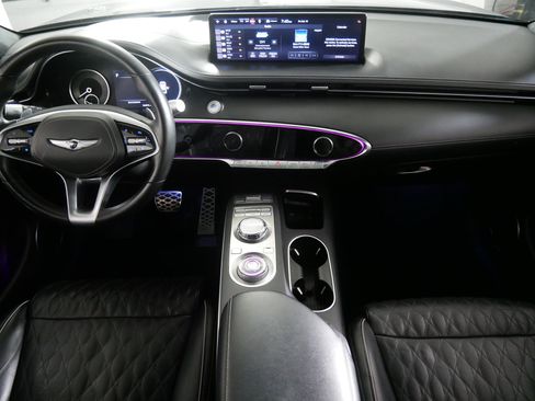 Used 2022 Genesis GV70 3.5T Sport w/ Sport Advanced Package AWD/4WD image 10