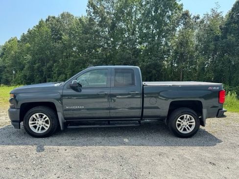 Used 2017 Chevrolet Silverado 1500 LT w/ All Star Edition AWD/4WD image 4
