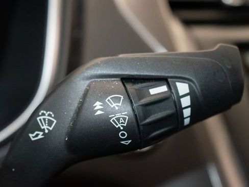 Used 2018 Ford Fusion SE w/ Fusion SE Technology Package FWD image 25