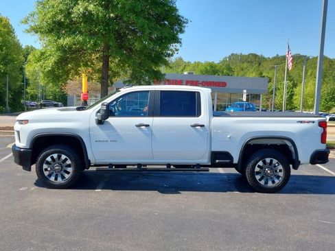 Used 2022 Chevrolet Silverado 2500 Custom w/ Custom Value Package AWD/4WD image 10