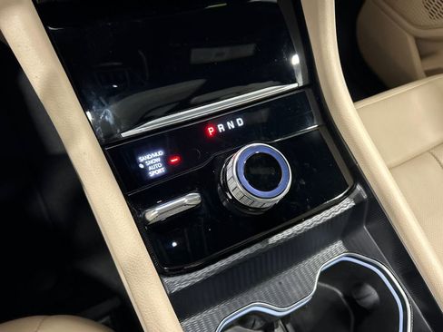 Used 2024 Jeep Grand Cherokee Limited w/ Luxury Tech Group II image 26