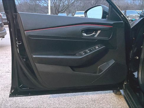 Used 2025 Honda Accord SE image 9