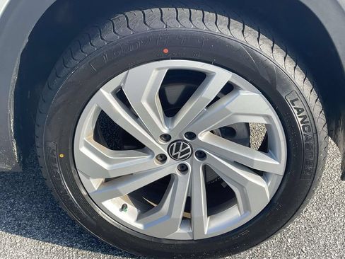 Certified 2023 Volkswagen Atlas SE FWD image 2