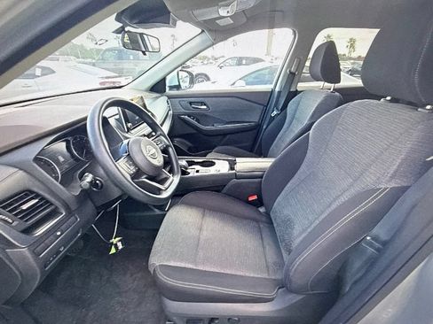 Used 2023 Nissan Rogue SV FWD image 4