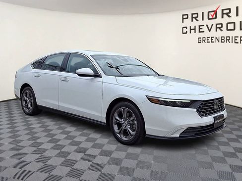 Used 2024 Honda Accord EX image 2