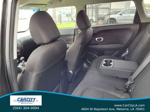 Used 2016 Kia Soul + FWD image 15