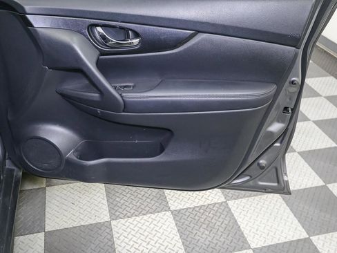 Used 2017 Nissan Rogue SV w/ SV Premium Package AWD/4WD image 19