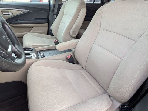 Used 2017 Honda Pilot EX image 13