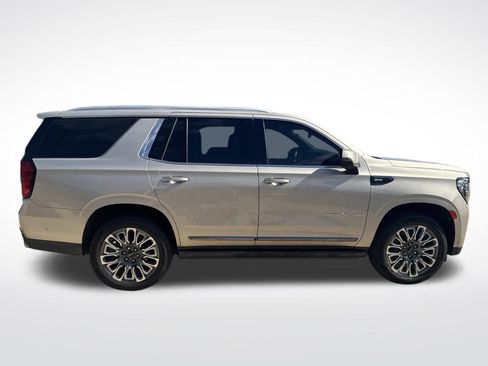 Used 2024 GMC Yukon Denali Ultimate AWD/4WD image 8