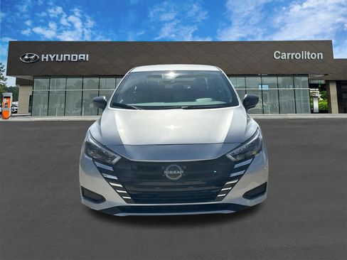 Used 2025 Nissan Versa S w/ Trunk Package image 2