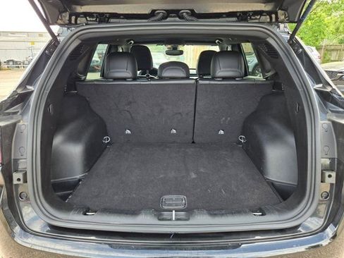 Used 2025 Jeep Compass Limited image 7