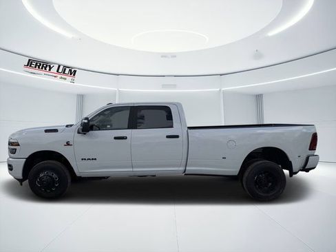 New 2026 RAM 3500 Big Horn AWD/4WD image 6