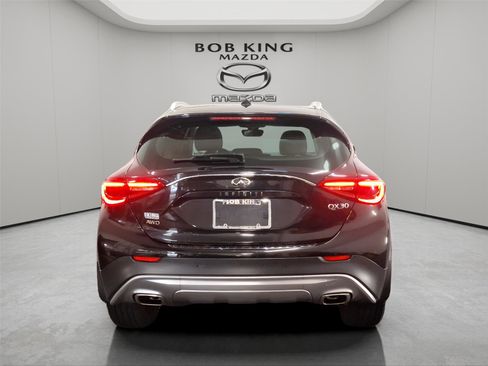 Used 2018 INFINITI QX30 AWD w/ Cargo Package image 4