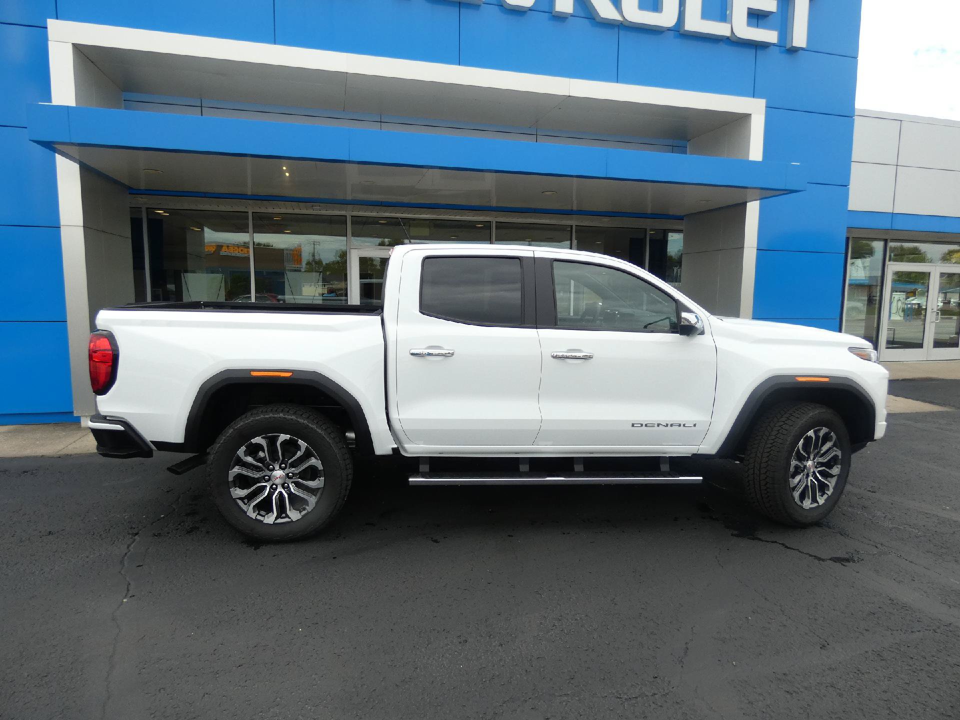 New 2026 GMC Canyon Denali AWD/4WD image 2