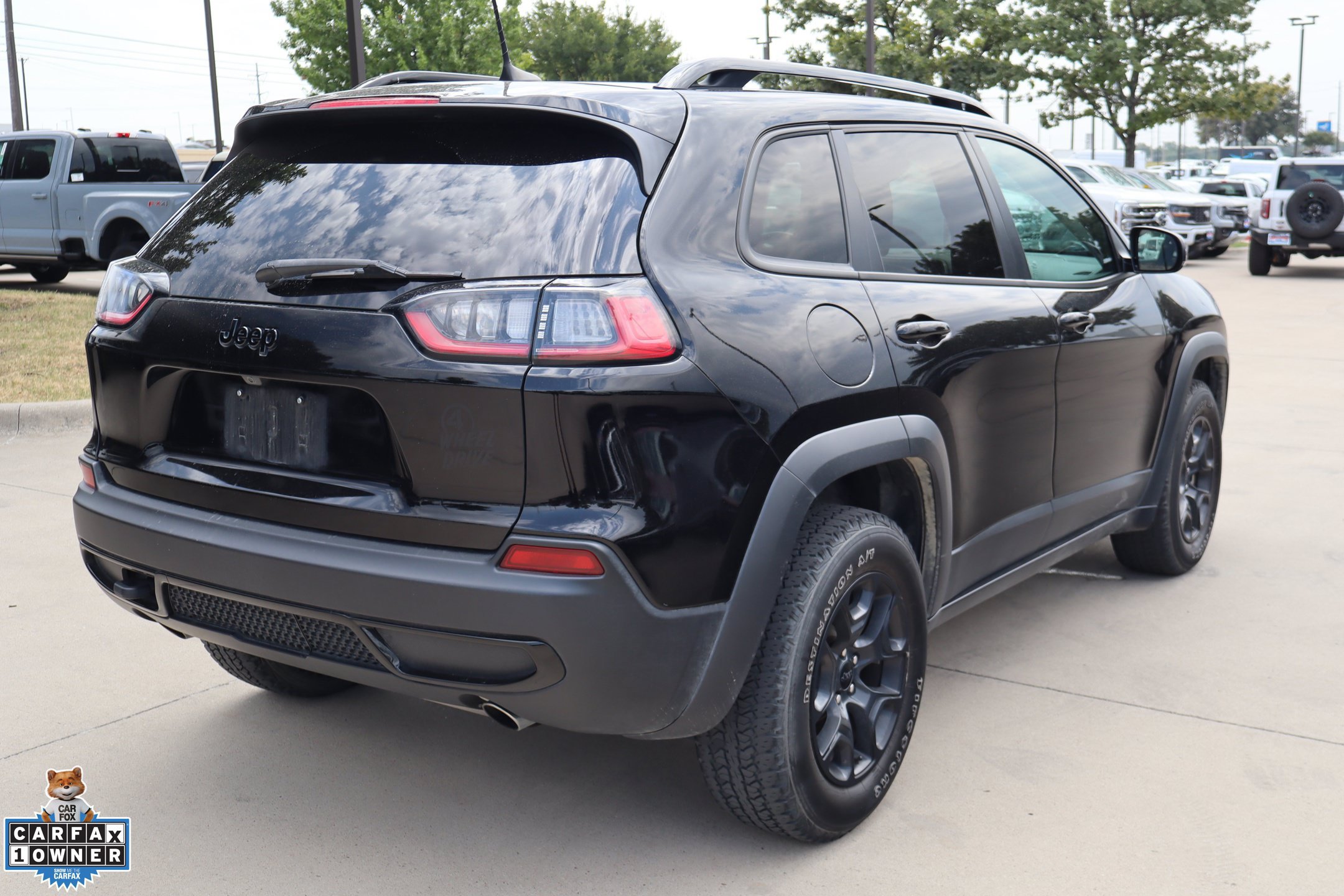 Used 2022 Jeep Cherokee Latitude AWD/4WD image 4