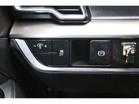 Used 2023 Kia Sportage EX image 22