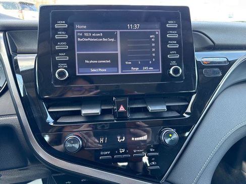 Used 2023 Toyota Camry SE image 19