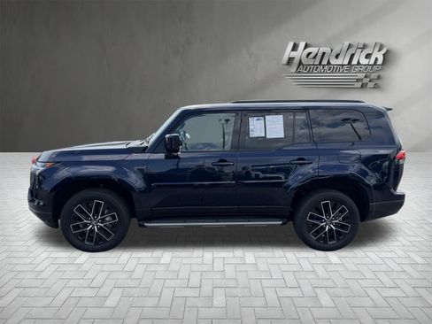 Used 2026 Lexus GX 550 w/ Accessory Package (2T) AWD/4WD image 7