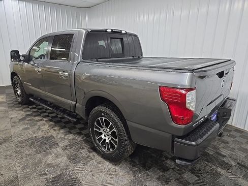 Used 2021 Nissan Titan SV w/ SV Convenience Package image 9