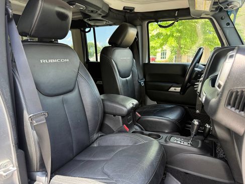 Used 2014 Jeep Wrangler Unlimited Rubicon w/ Dual Top Group AWD/4WD image 34
